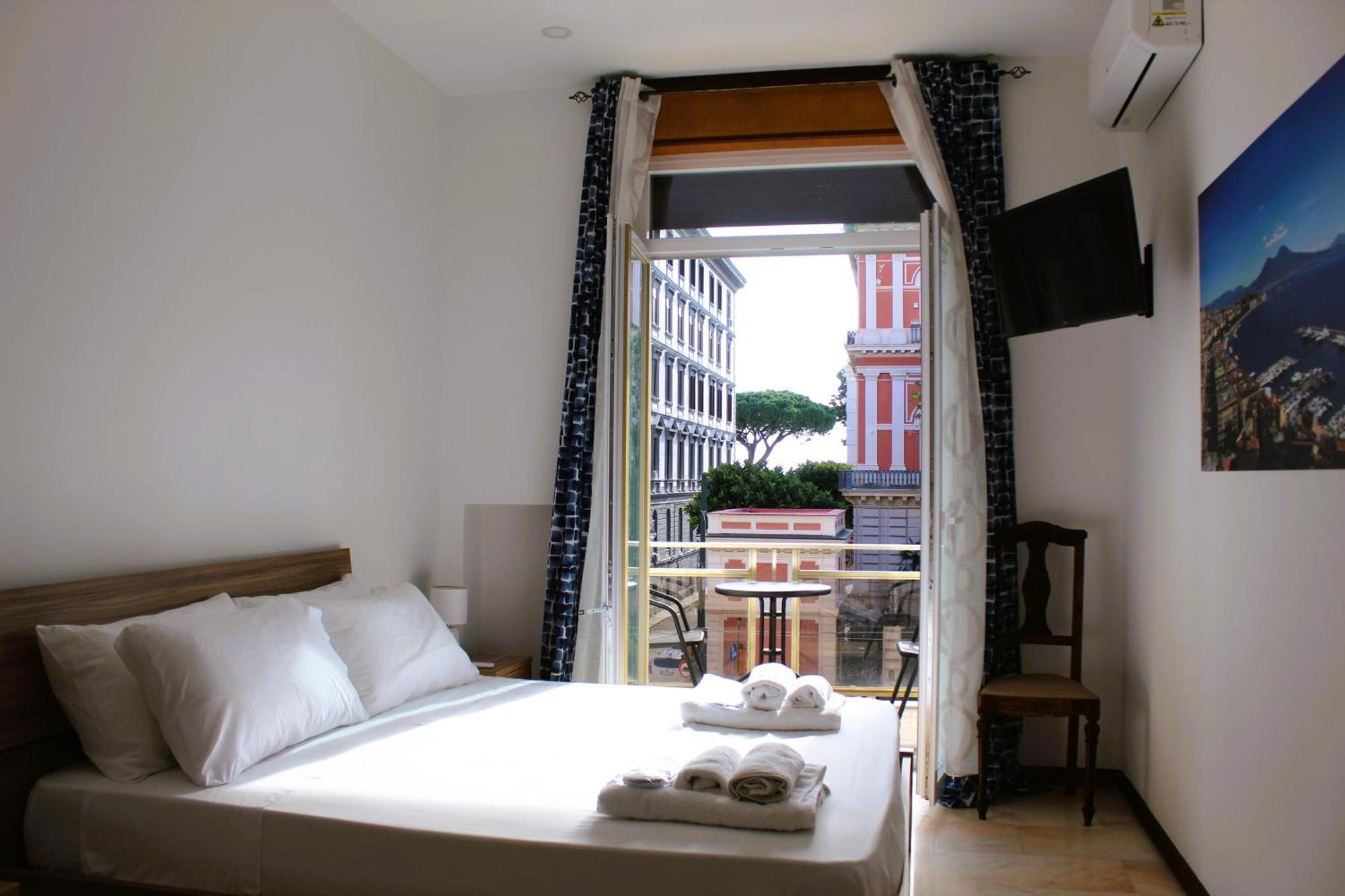 Punto Felice Riviera - Centro Citta Lungomare Caracciolo Hotel Наполи Екстериор снимка